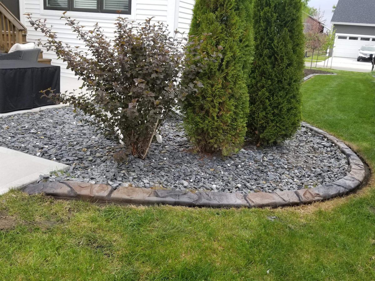 curb edging with bushes